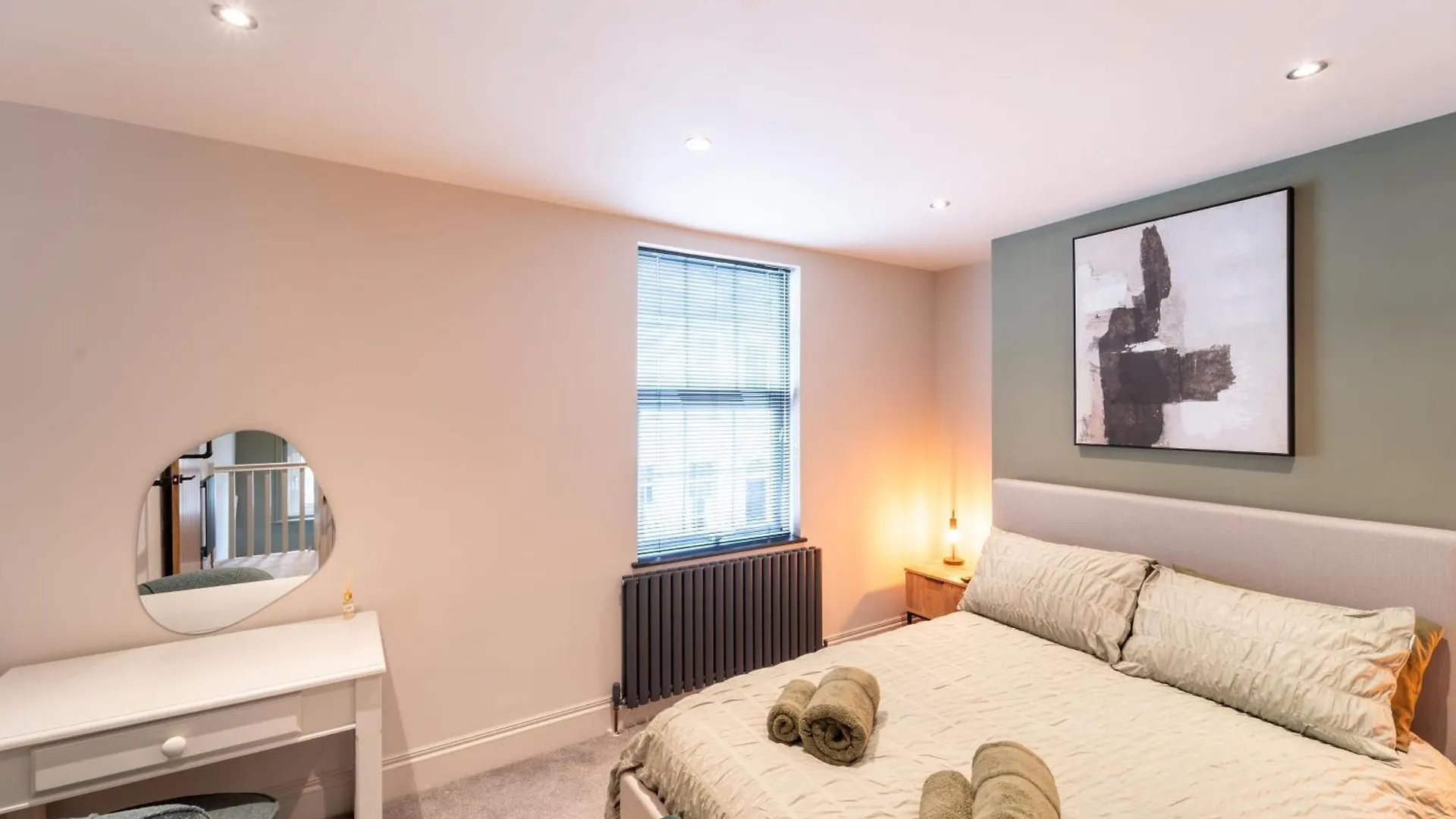 Albert House - 3 Beds, Central & Racecourse! GLOUCESTERSHIRE Holiday home