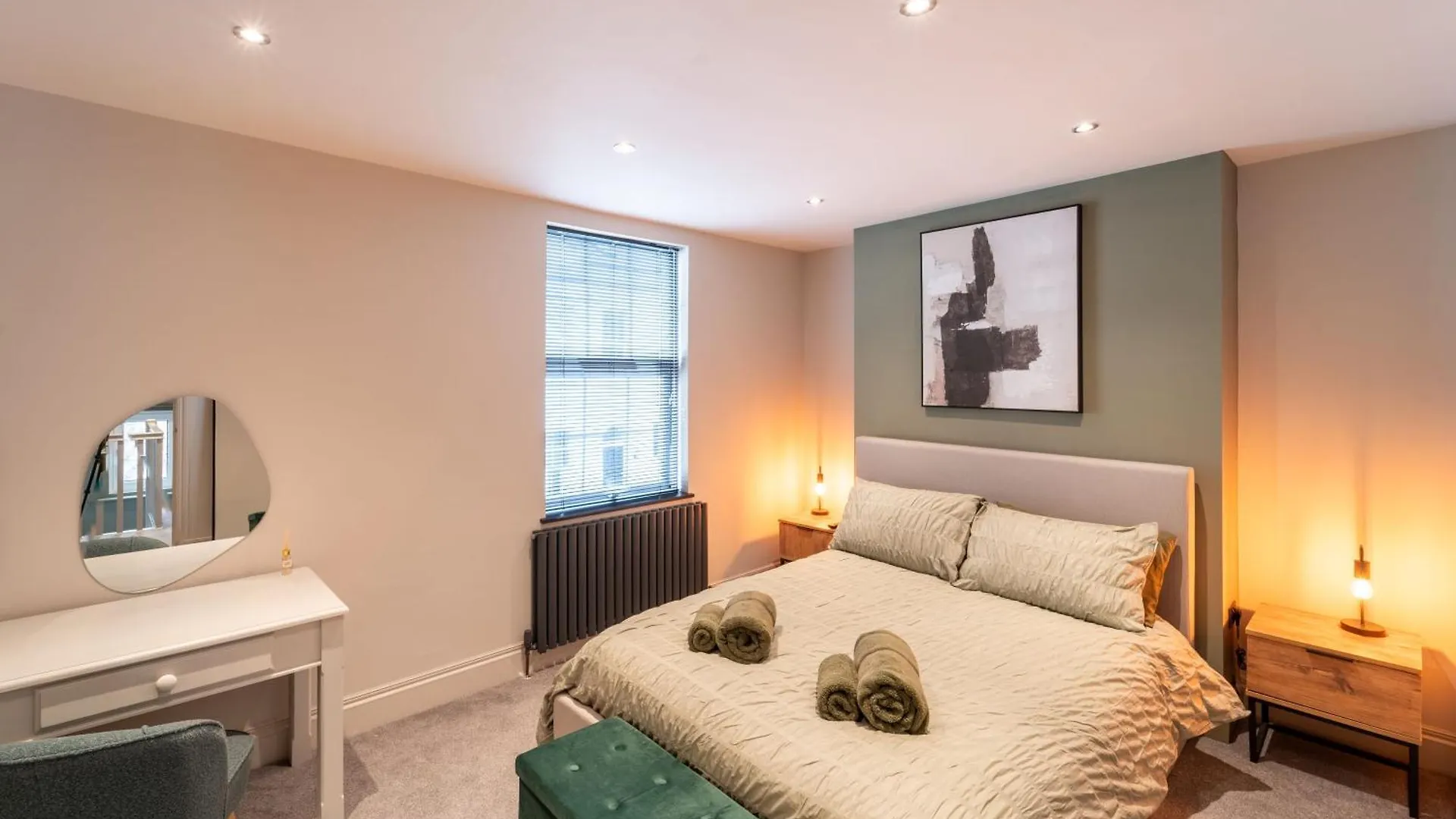 Albert House - 3 Beds, Central & Racecourse! GLOUCESTERSHIRE 0*,  United Kingdom
