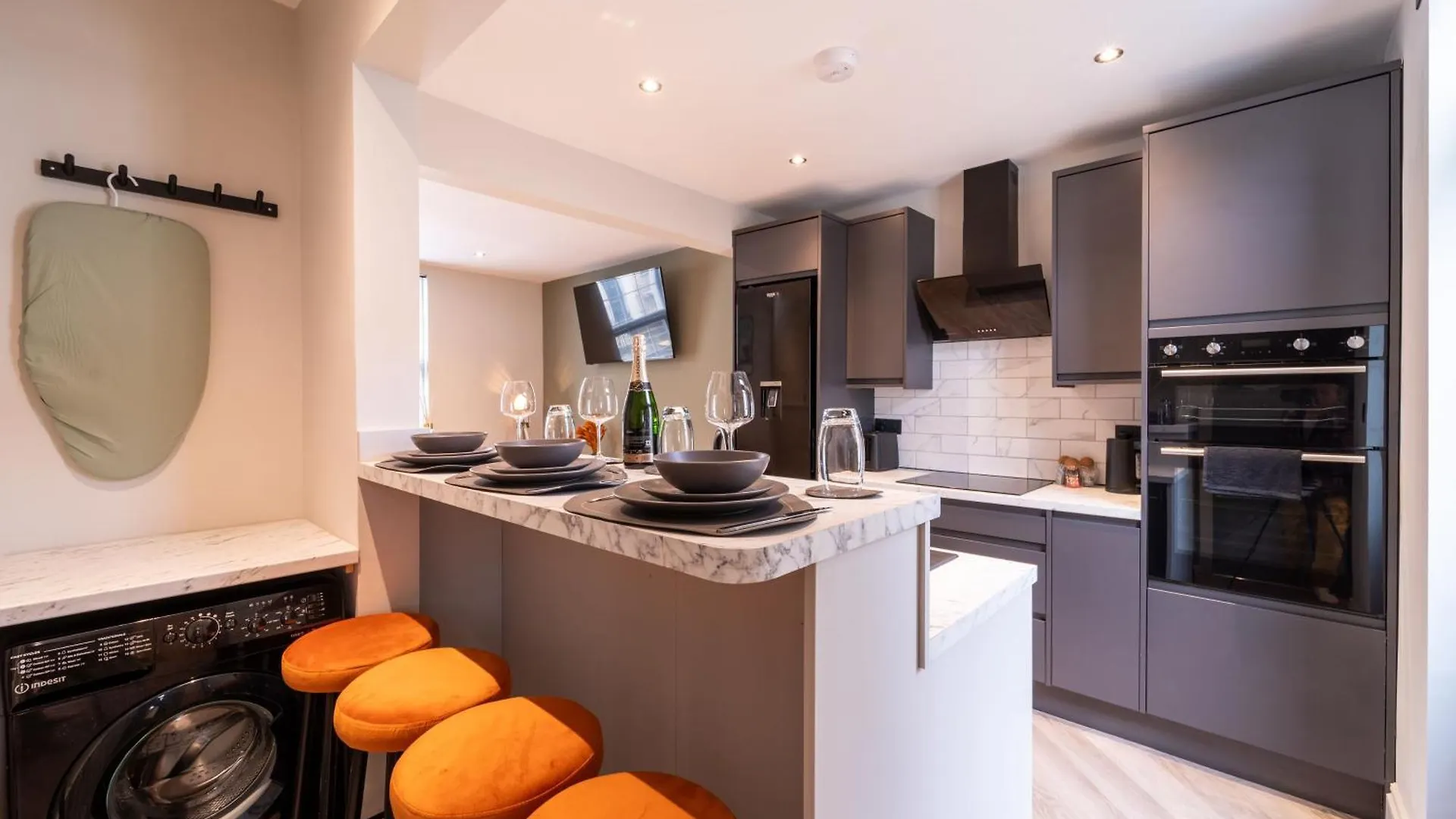 Albert House - 3 Beds, Central & Racecourse! GLOUCESTERSHIRE